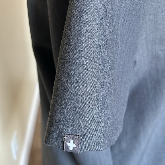 Bundle Figs charcoal grey medium matching scrub top and pants - Picture 4 of 9